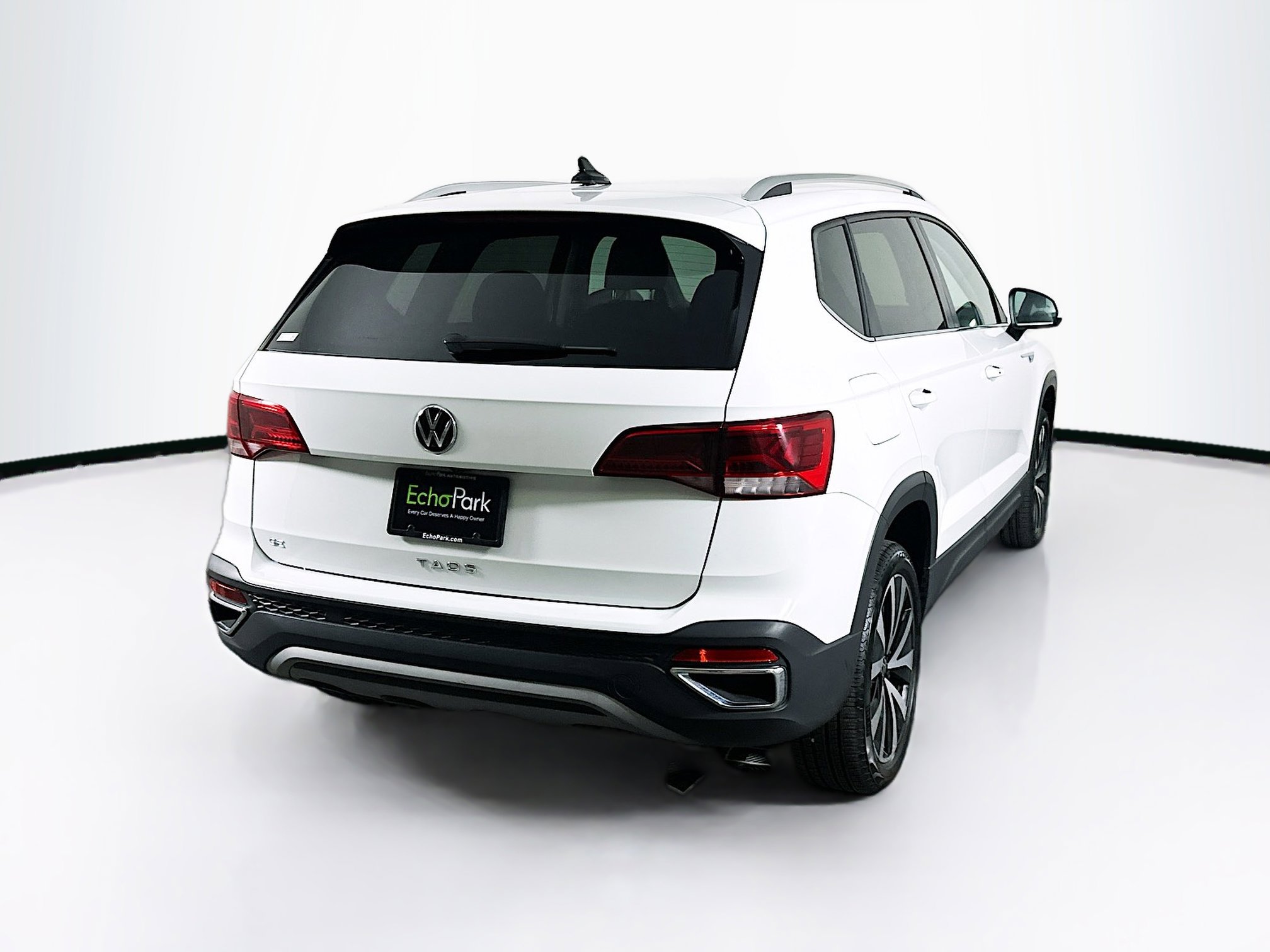 Used 2024 Volkswagen Taos SE image 9