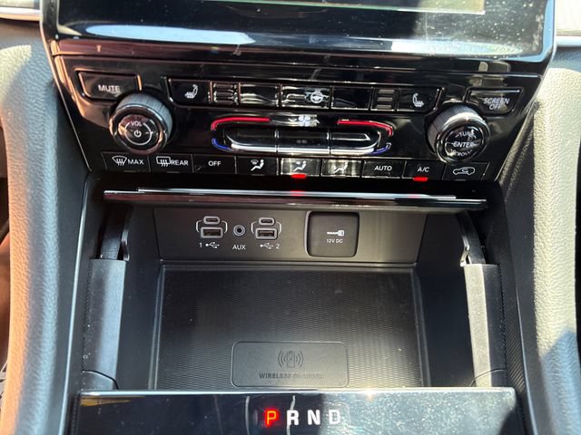 Used 2024 Jeep Grand Cherokee L Laredo AWD/4WD image 16