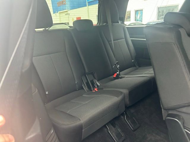 Used 2018 Ford Expedition XLT image 18
