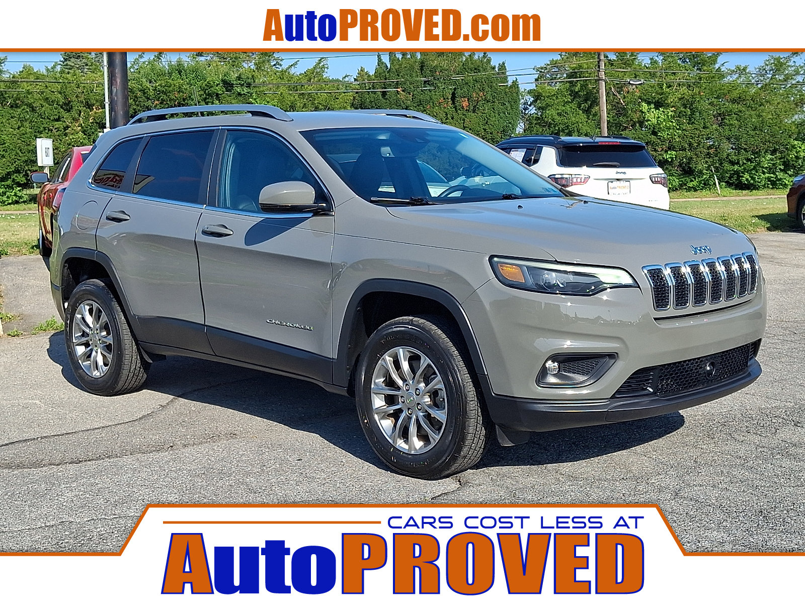 Used 2021 Jeep Cherokee Latitude Lux w/ Comfort/Convenience Group AWD/4WD image 1