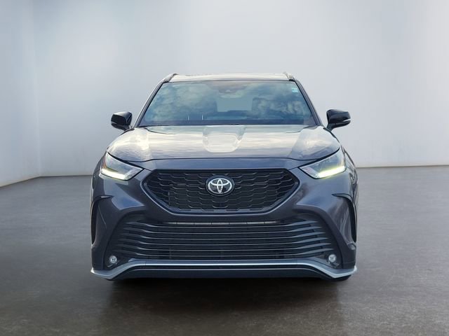 Used 2024 Toyota Highlander XLE image 9