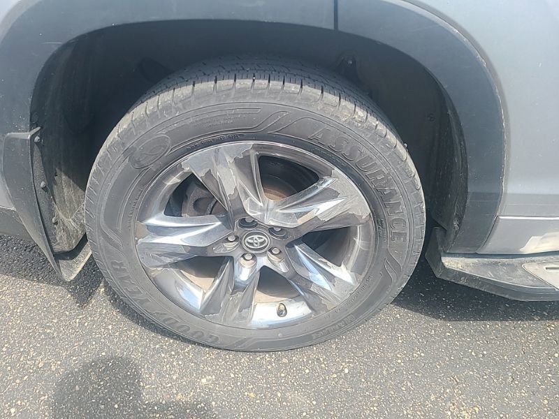 Used 2019 Toyota Highlander Limited Platinum AWD/4WD image 8