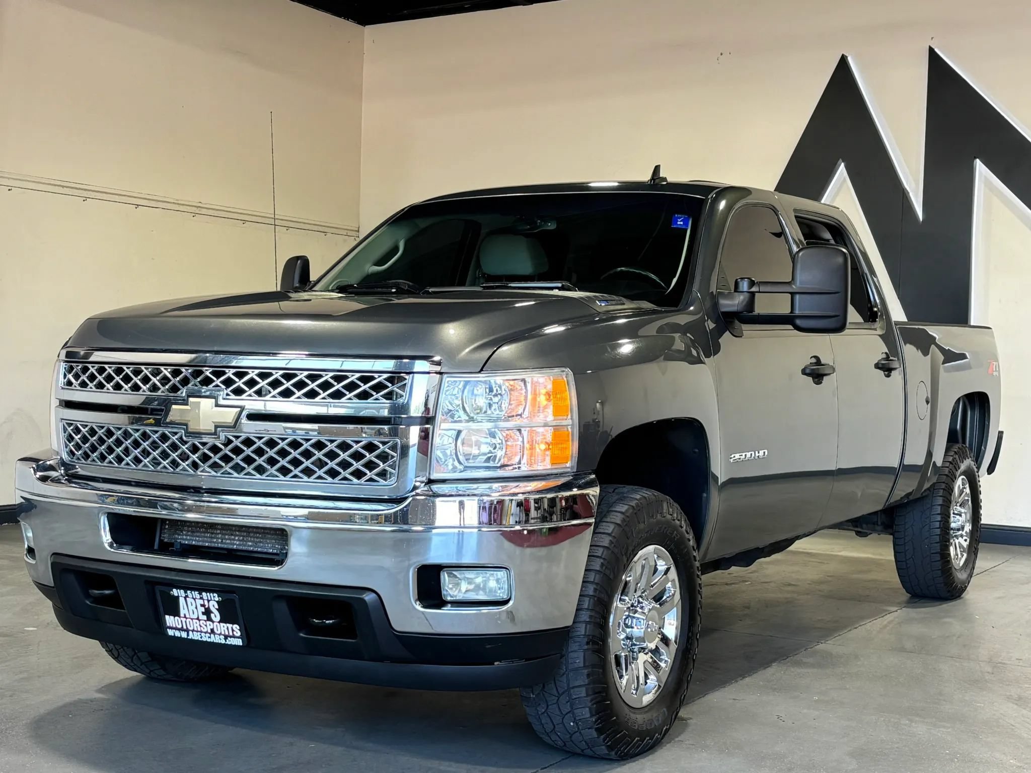 Used 2011 Chevrolet Silverado 2500 LT w/ Interior Plus Package AWD/4WD image 1