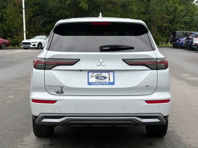 Used 2025 Mitsubishi Outlander SE FWD image 4