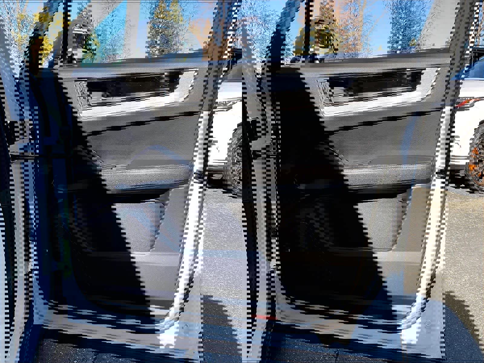 Used 2024 Porsche Cayenne image 23