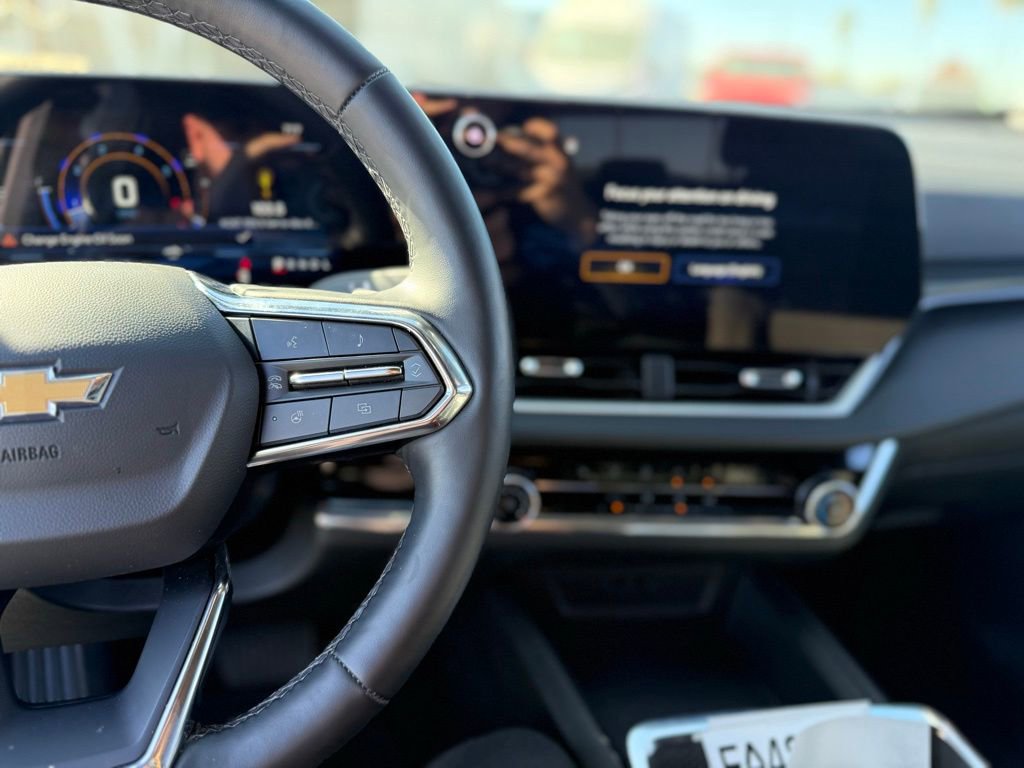 Used 2025 Chevrolet Equinox LT image 8