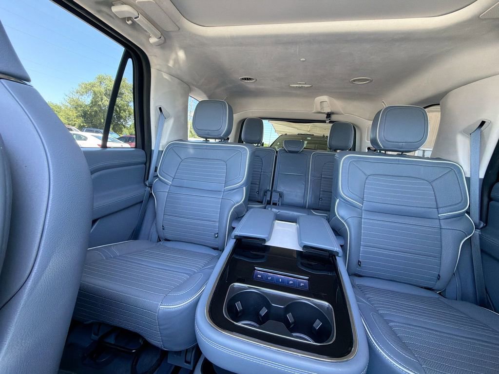 Used 2023 Lincoln Navigator Black Label AWD/4WD image 13