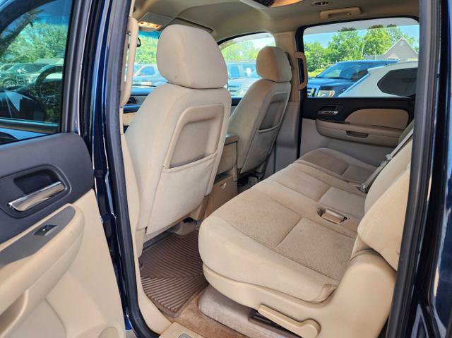 Used 2008 Chevrolet Suburban LS w/ Skid Plate Package AWD/4WD image 12