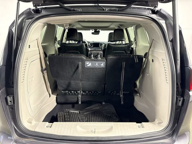Used 2020 Chrysler Pacifica Limited w/ Advanced Safetytec Group FWD image 34