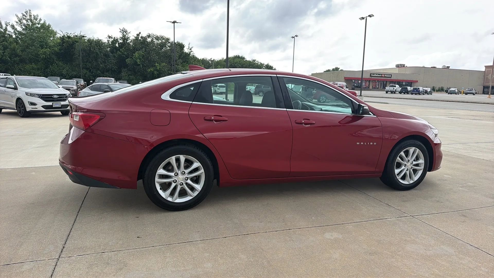 Used 2017 Chevrolet Malibu LT FWD image 15