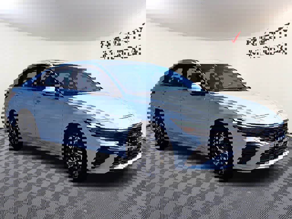 Used 2025 Hyundai Elantra SEL image 3