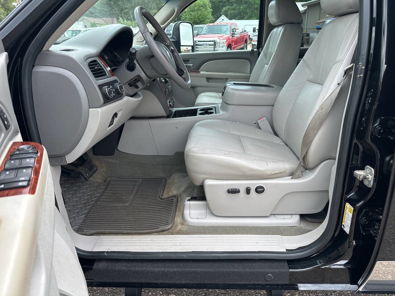 Used 2011 Chevrolet Silverado 3500 LTZ w/ LTZ Plus Package image 37