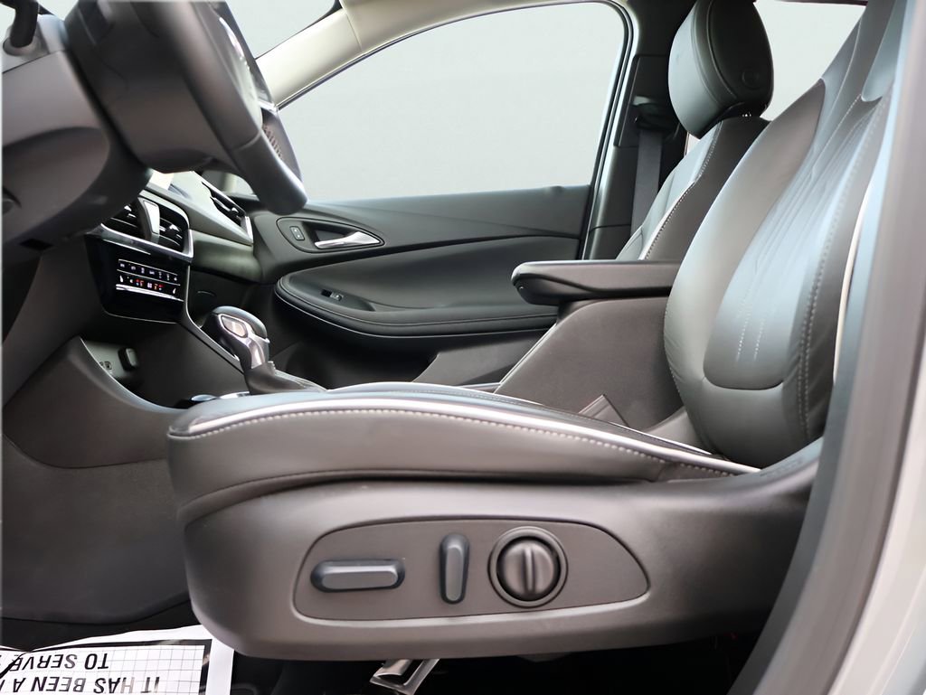 Used 2025 Buick Encore GX Avenir w/ Avenir Convenience Package image 37