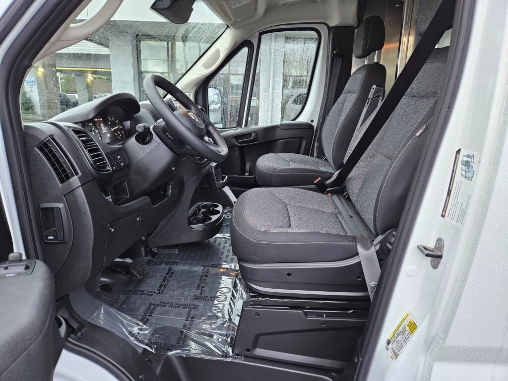 Used 2025 RAM ProMaster 2500 w/ Convenience Group image 16