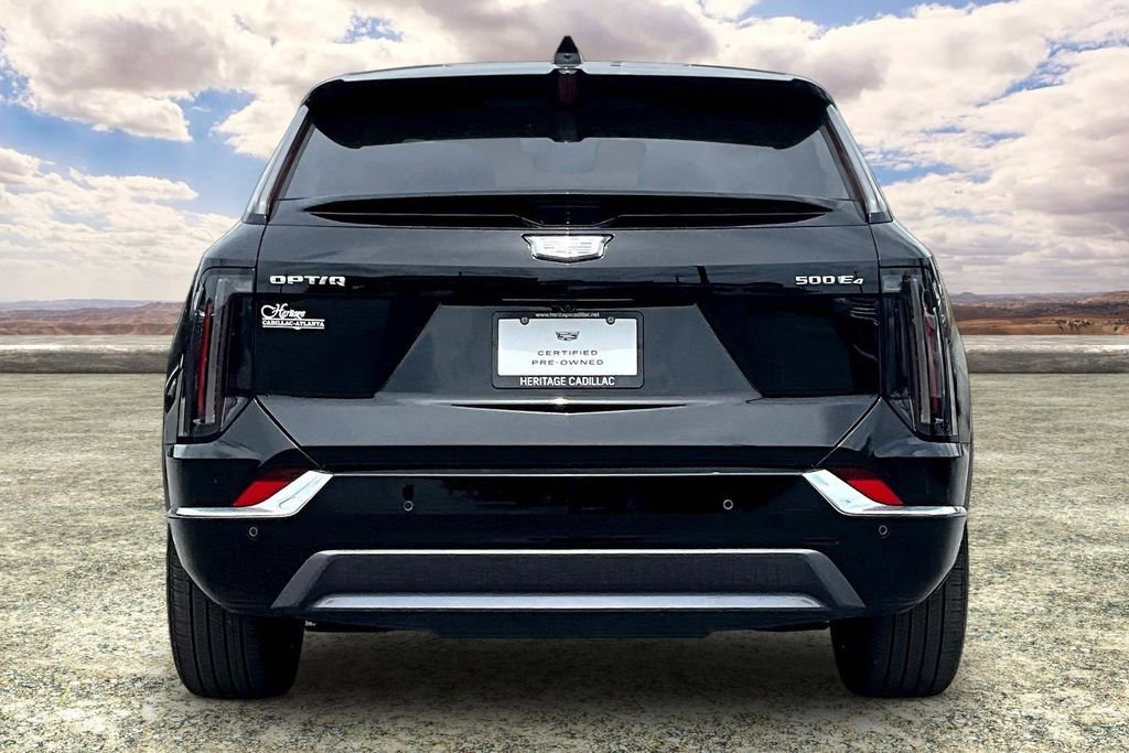 Certified 2025 Cadillac Optiq Luxury 2 w/ LPO, Floor Liner Package AWD/4WD image 6
