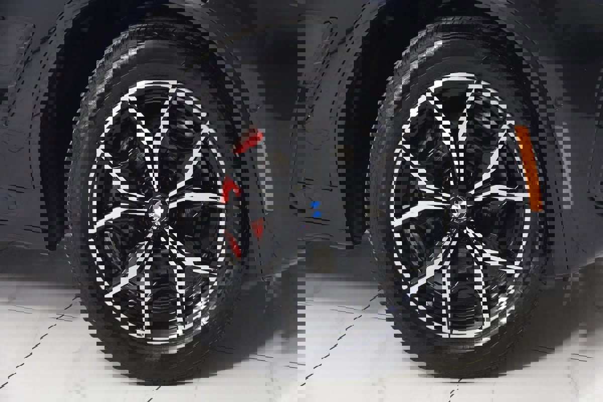 Used 2023 BMW X4 M40i w/ Premium Package image 16