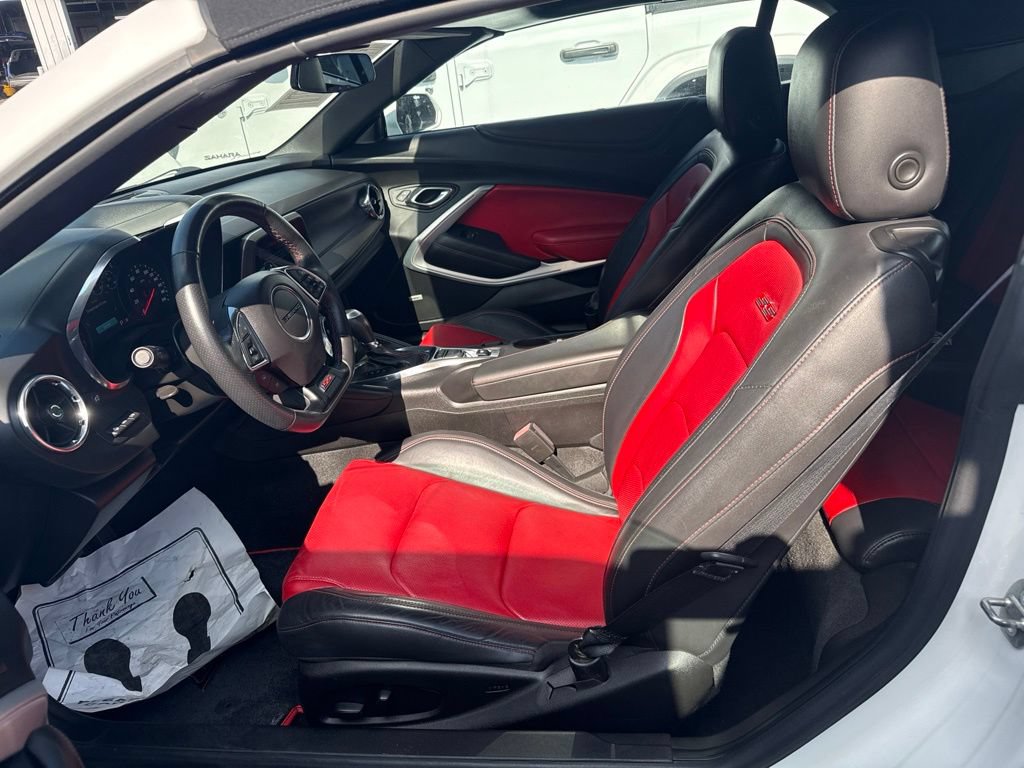 Used 2018 Chevrolet Camaro SS RWD image 5