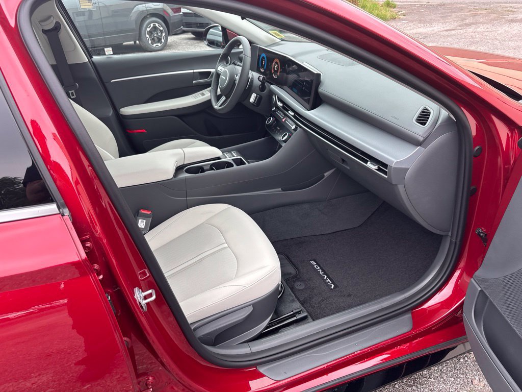 New 2026 Hyundai Sonata SEL FWD image 17