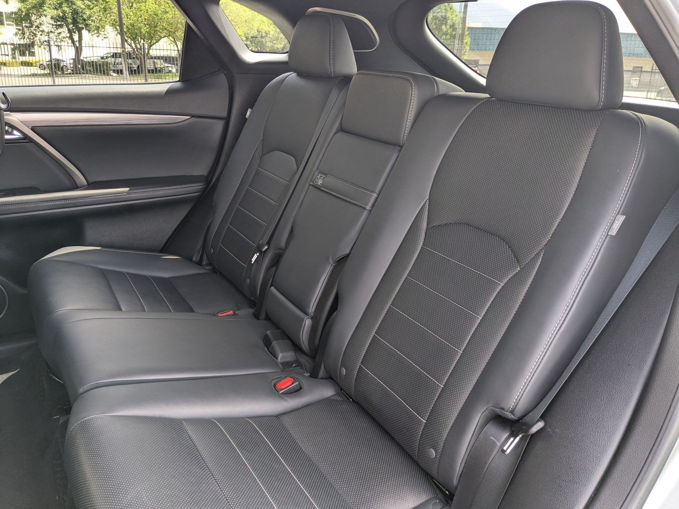 Used 2022 Lexus RX 450h F Sport w/ Cold Area Package (CT) AWD/4WD image 35