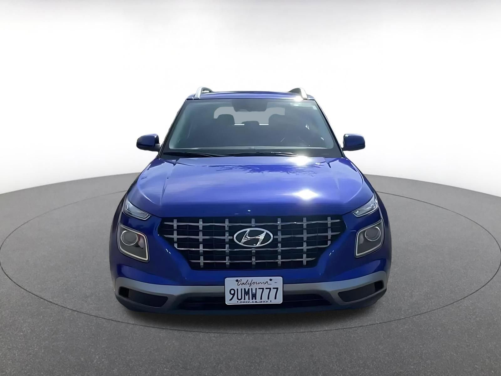Used 2025 Hyundai Venue SEL image 4