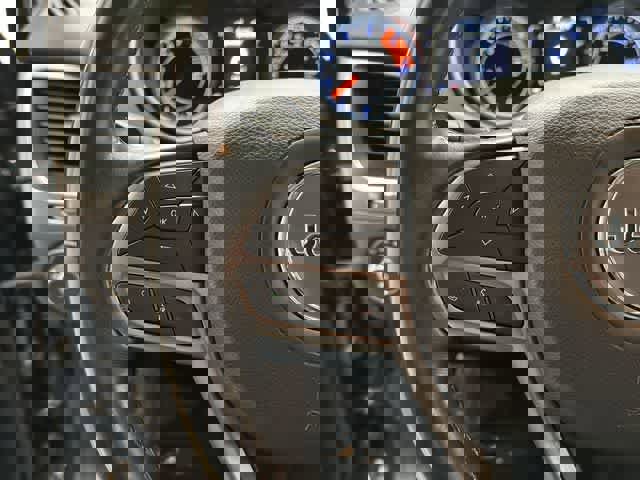 Used 2020 Jeep Cherokee Latitude Plus w/ Comfort/Convenience Group image 9