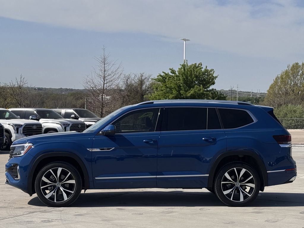 Used 2025 Volkswagen Atlas SEL Premium R-Line image 3