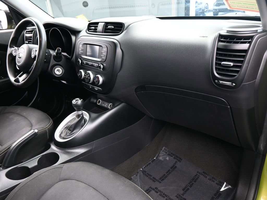 Used 2016 Kia Soul + image 39
