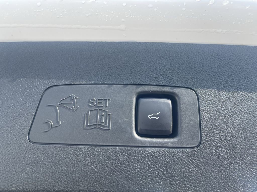 Used 2023 Lincoln Corsair AWD image 5