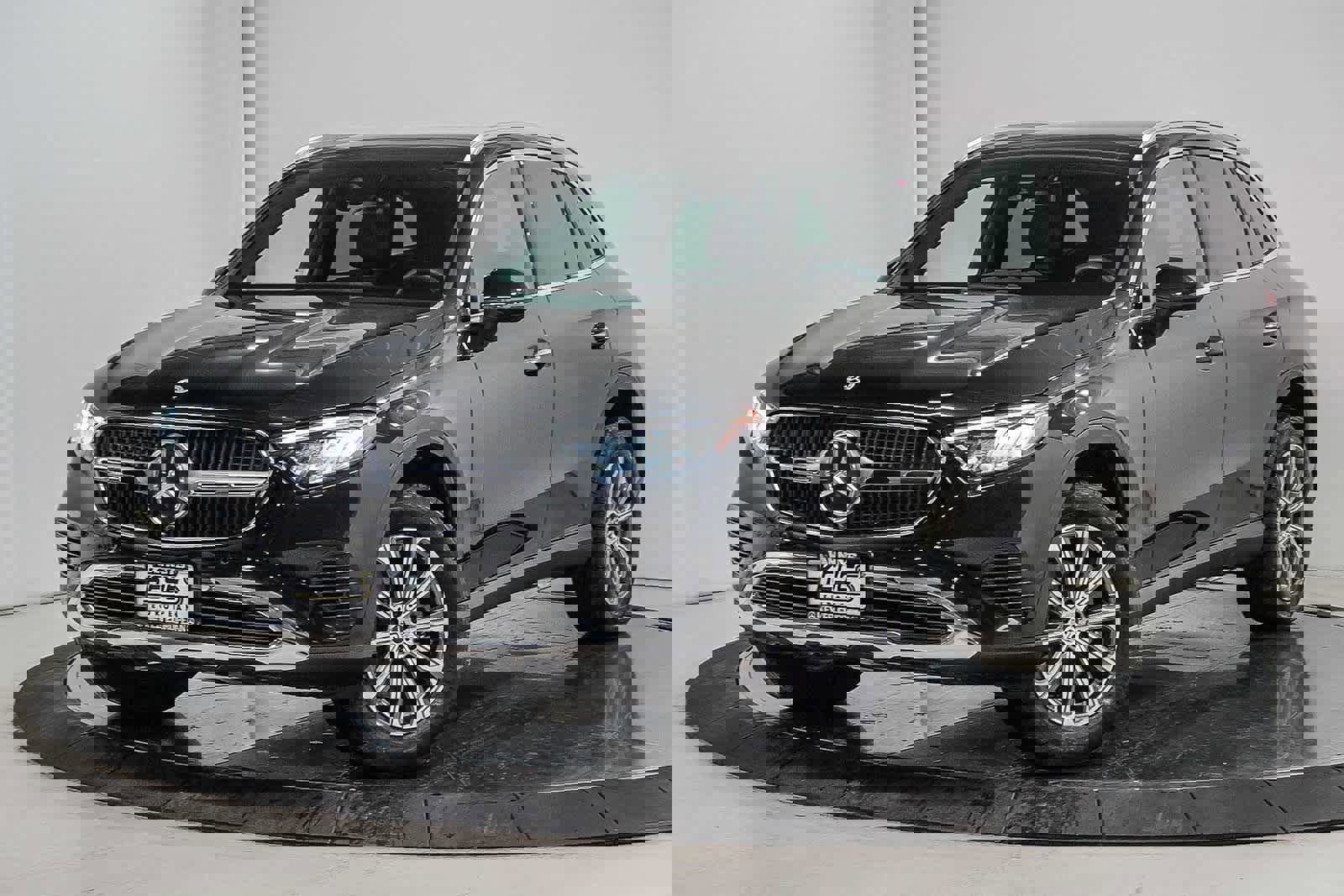 Used 2025 Mercedes-Benz GLC 300 4MATIC image 1