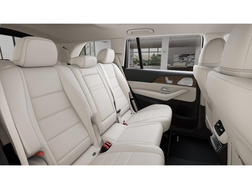 New 2026 Mercedes-Benz GLS 450 4MATIC image 5