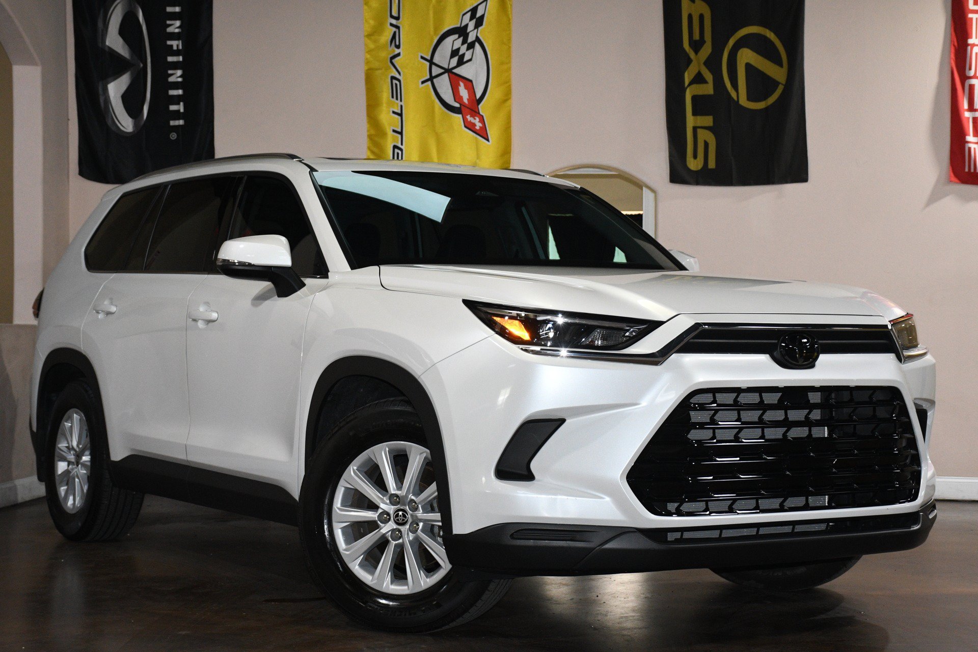 Used 2024 Toyota Grand Highlander FWD image 3