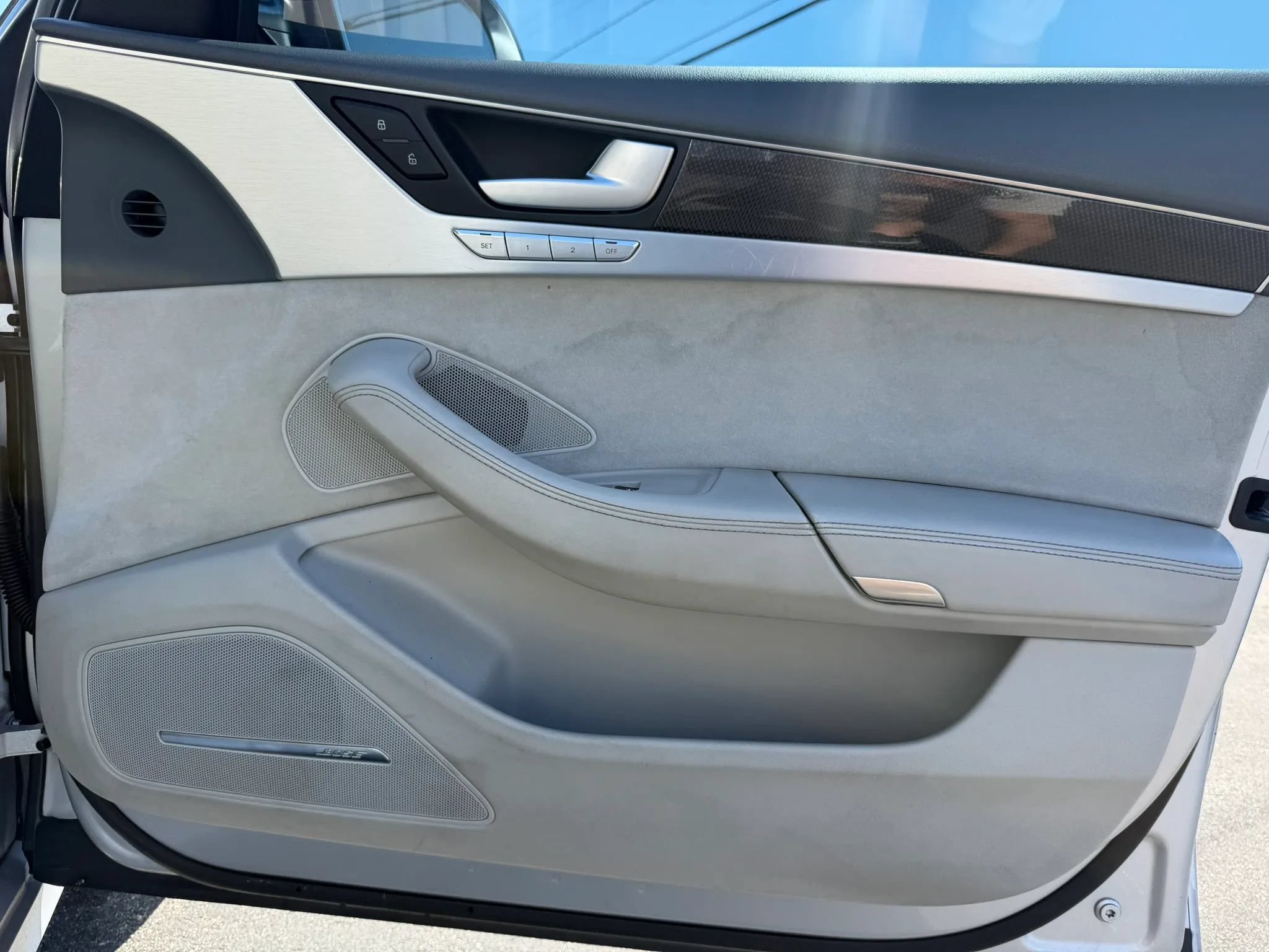 Used 2013 Audi S8 AWD/4WD image 23