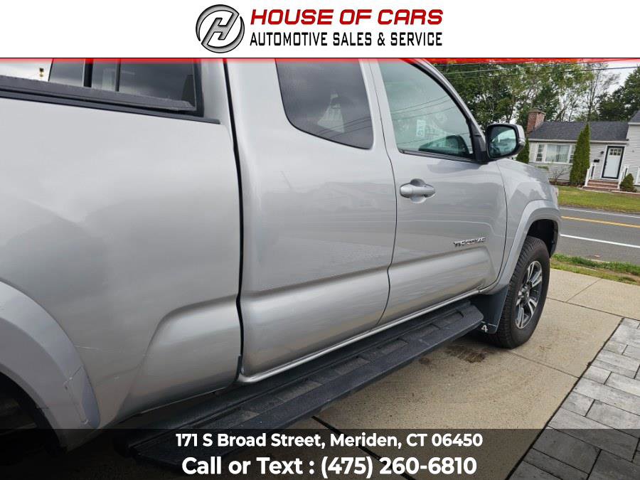 Used 2017 Toyota Tacoma TRD Sport image 13