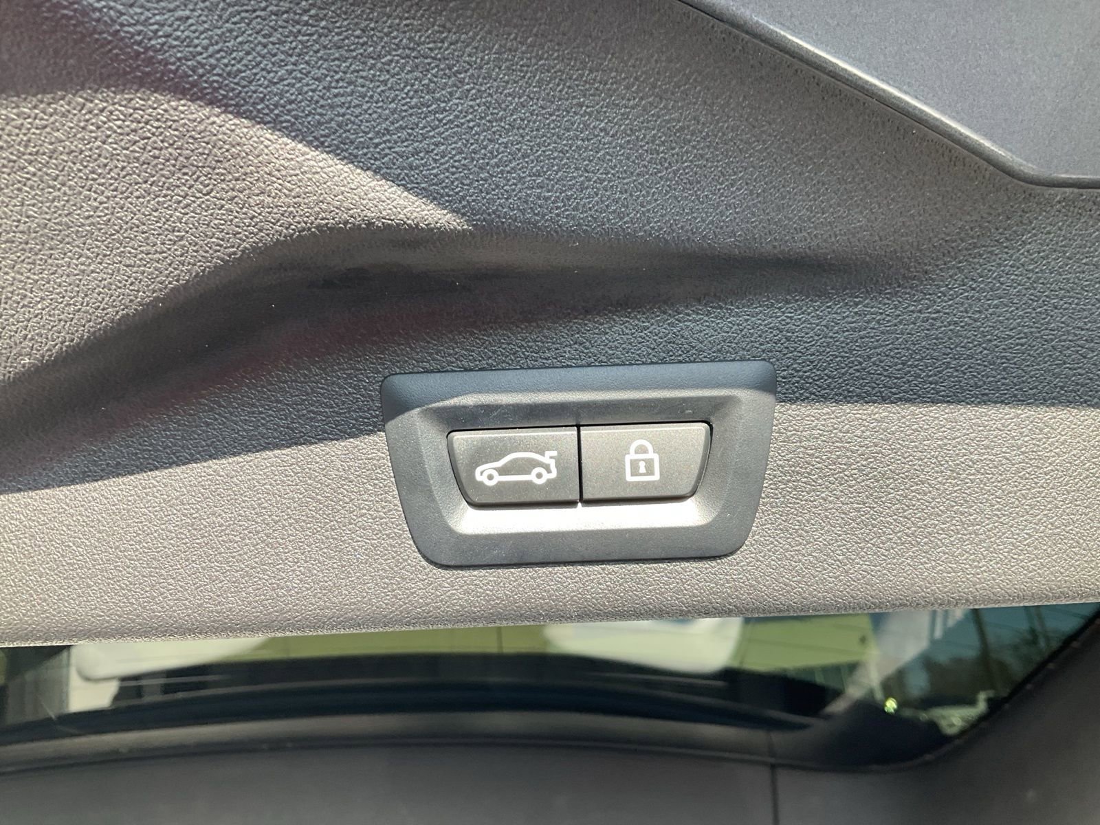 Used 2023 BMW X7 xDrive40i w/ Dynamic Handling Package image 36