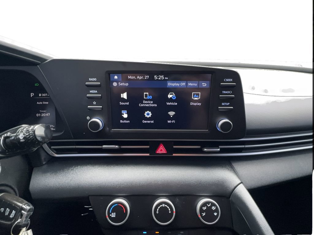 Used 2021 Hyundai Elantra SE FWD image 44
