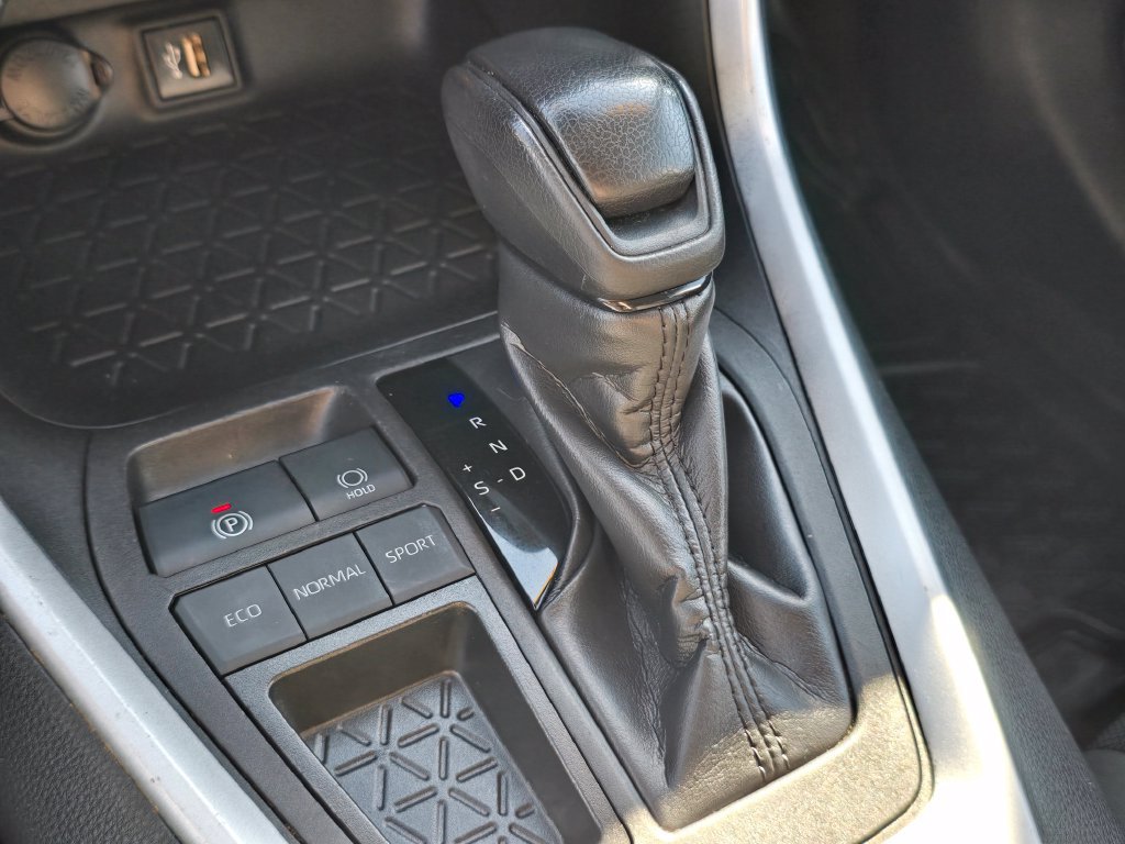 Used 2024 Toyota RAV4 LE FWD image 26