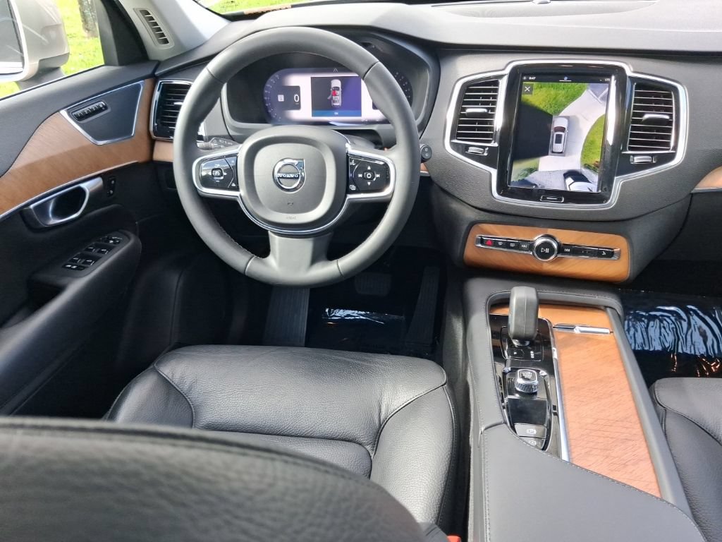 Certified 2024 Volvo XC90 B5 Plus w/ Protection Package Premier AWD/4WD image 10