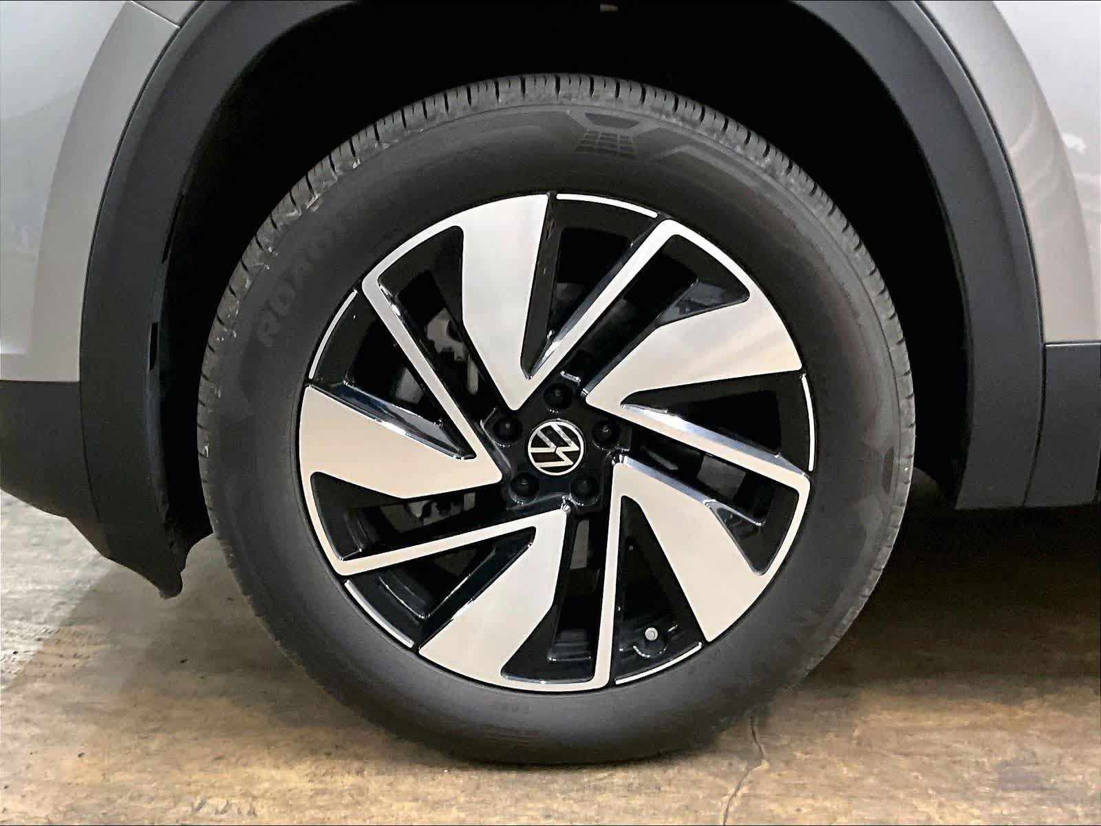 Used 2024 Volkswagen Atlas SE AWD/4WD image 12
