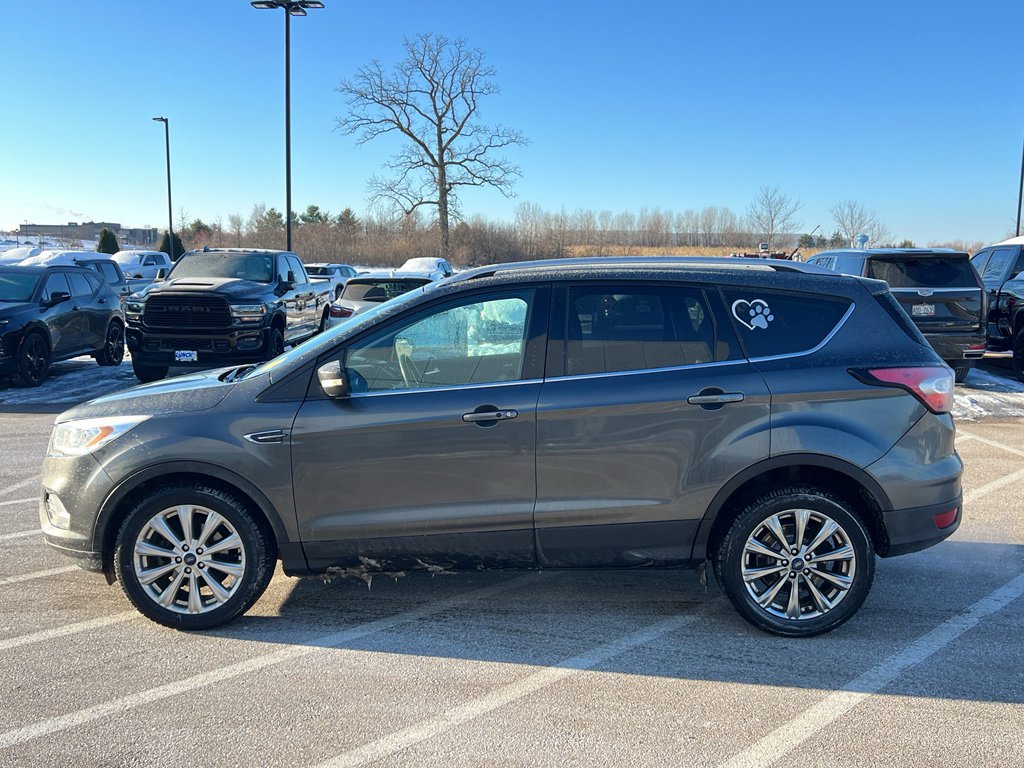 Used 2017 Ford Escape Titanium image 2