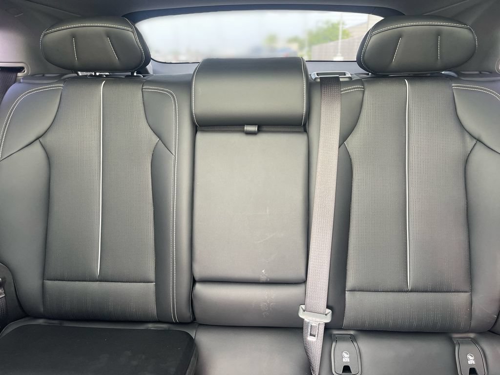 Certified 2025 Cadillac Optiq Sport 2 w/ LPO, Floor Liner Package AWD/4WD image 27