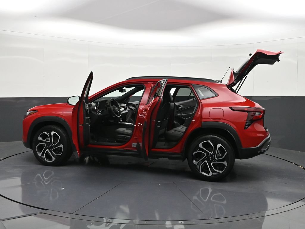 Used 2026 Chevrolet Trax RS w/ Sunroof Package FWD image 39