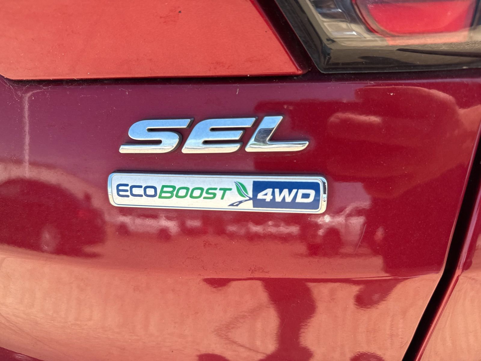 Used 2018 Ford Escape SEL w/ Ford Safe & Smart Package AWD/4WD image 9