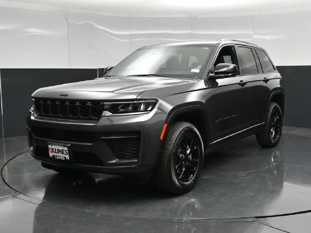 New 2026 Jeep Grand Cherokee Altitude AWD/4WD image 5