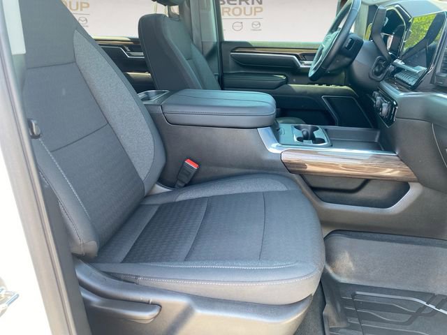 Used 2025 Chevrolet Silverado 2500 LT w/ Trail Boss Package AWD/4WD image 15