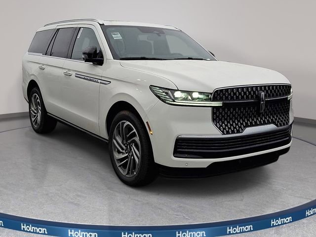 New 2026 Lincoln Navigator Reserve AWD/4WD image 3
