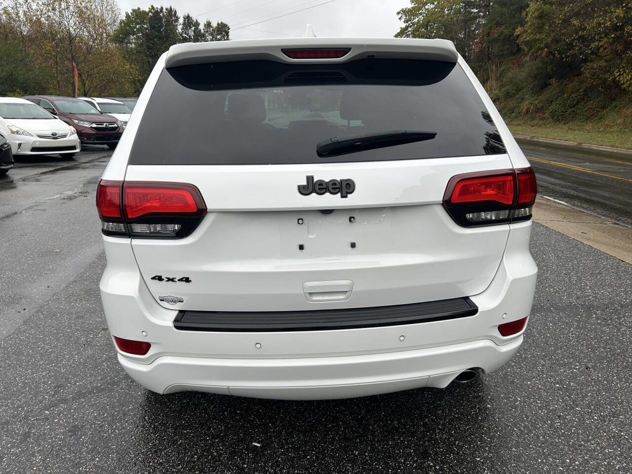 Used 2017 Jeep Grand Cherokee Altitude image 7