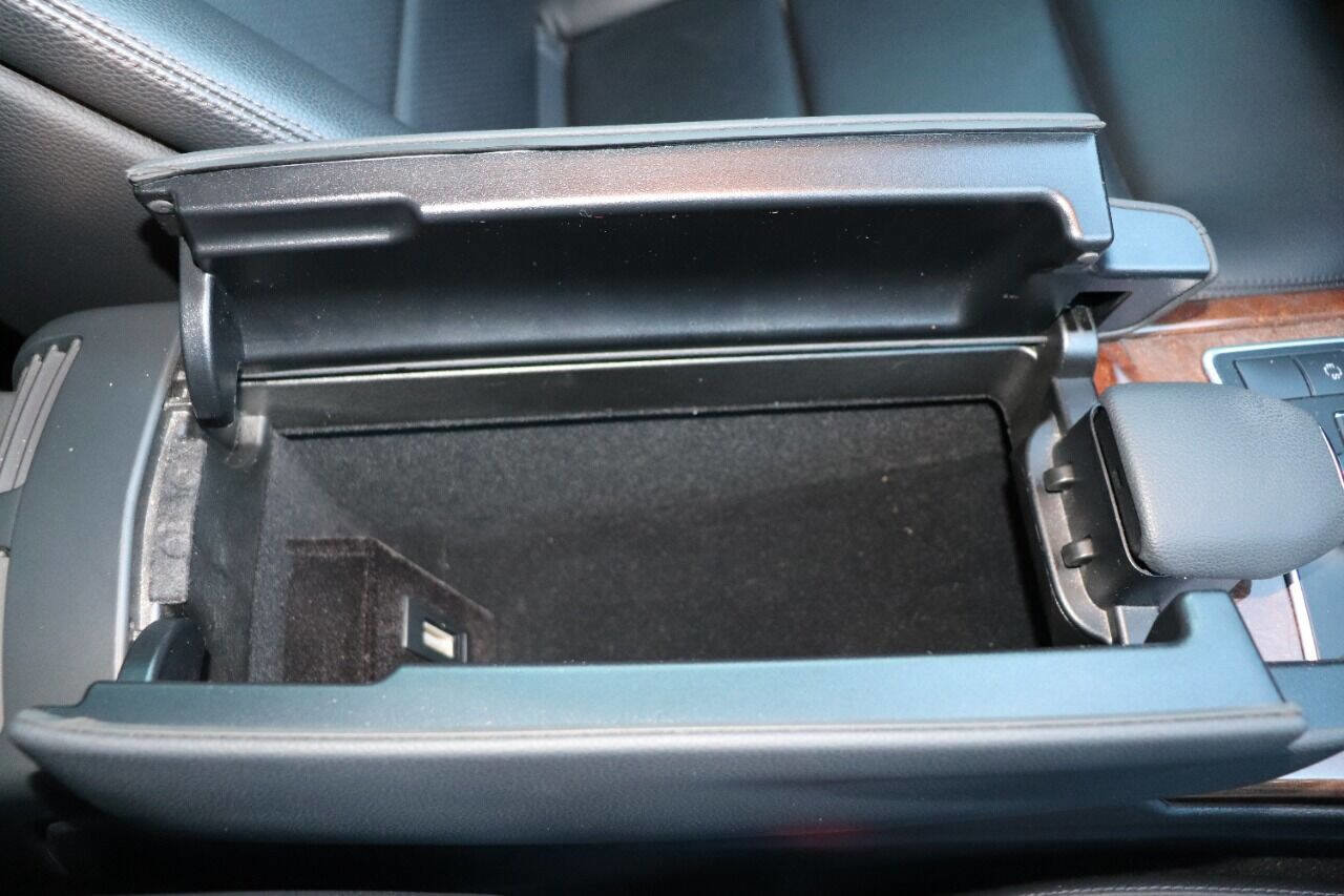 Used 2013 Mercedes-Benz E 350 Sedan image 32