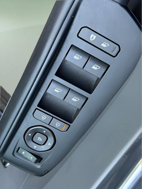 Used 2026 Kia EV9 Land image 12