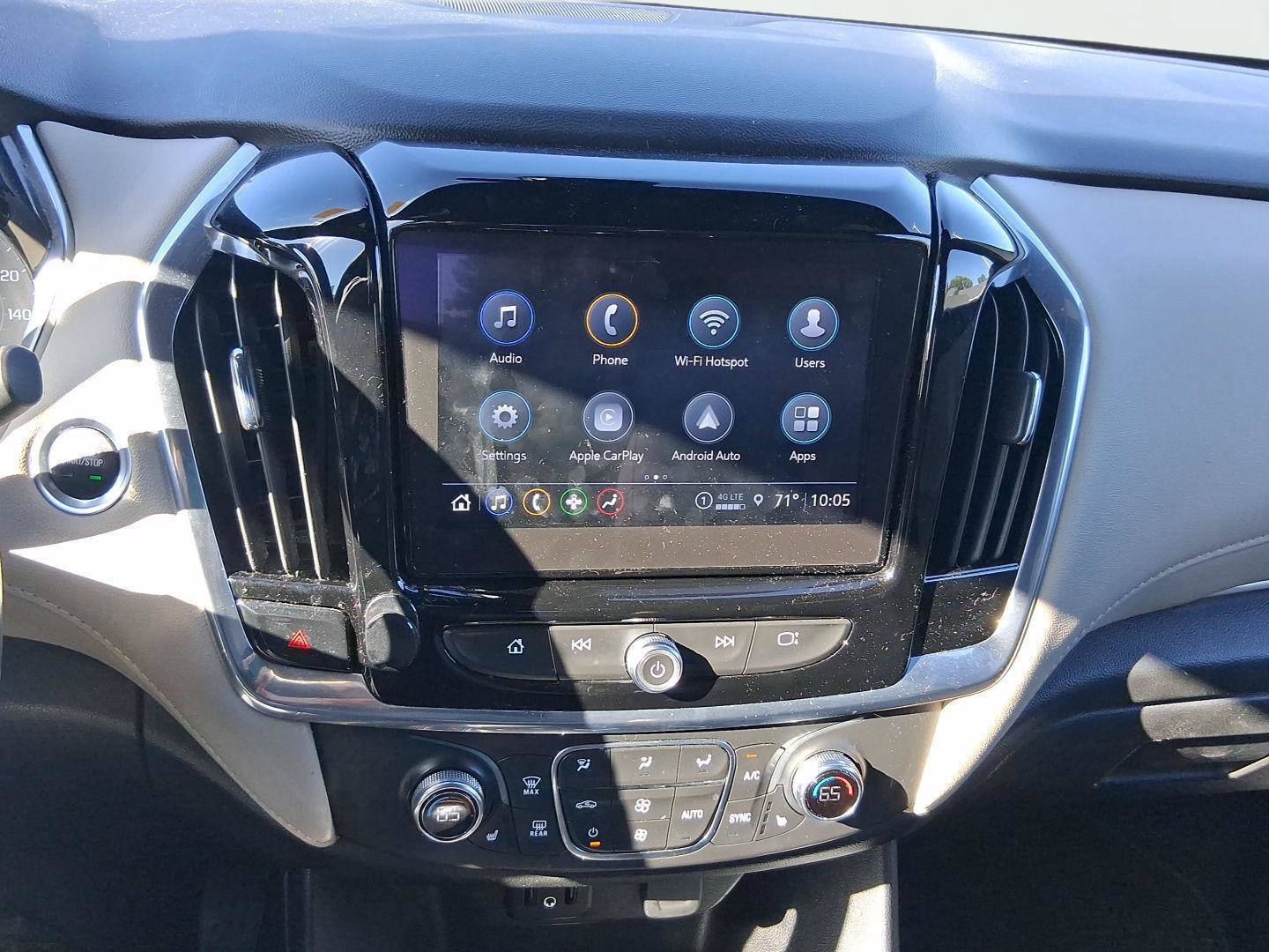 Used 2022 Chevrolet Traverse LT FWD image 19