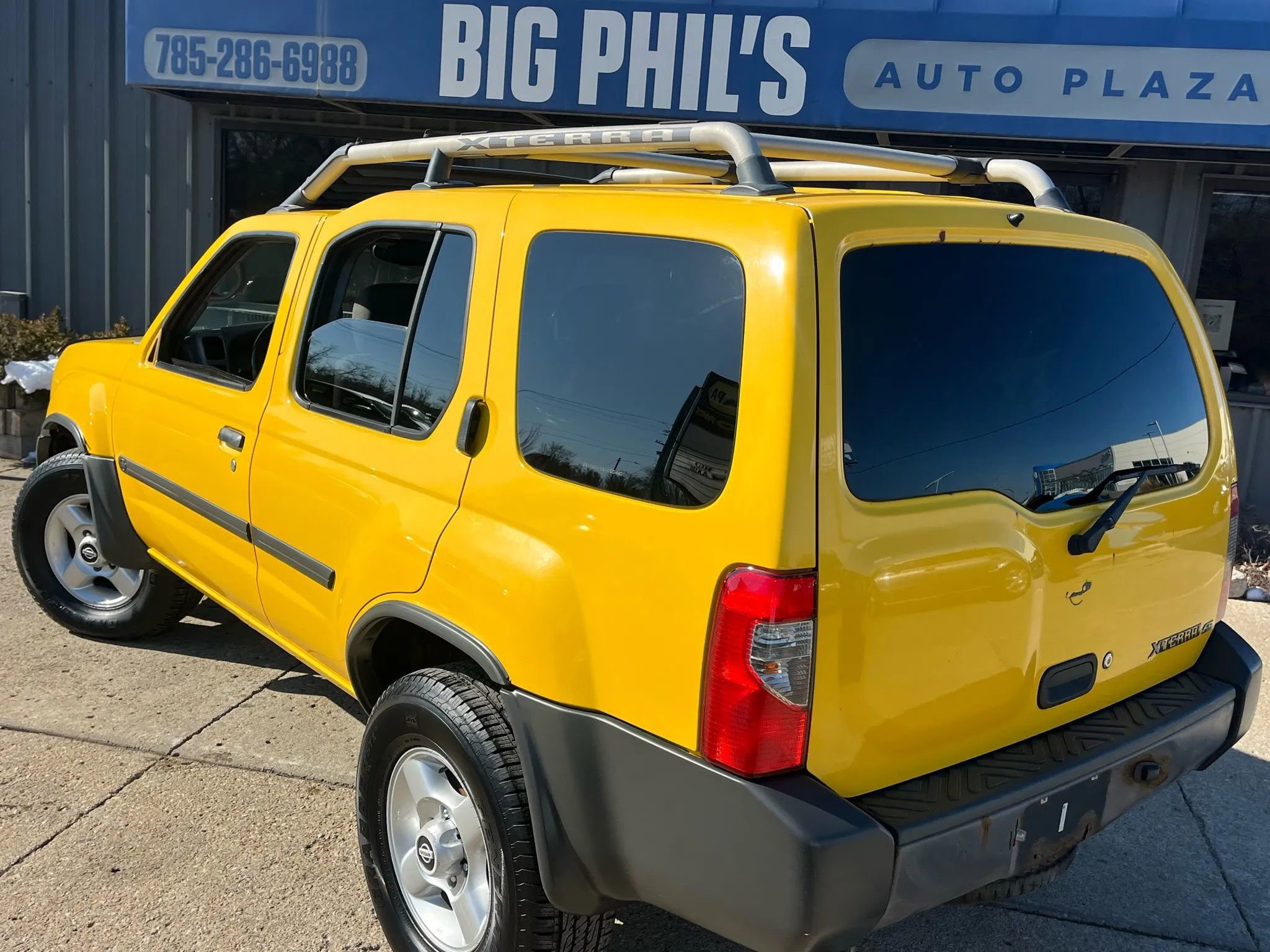 Used 2001 Nissan Xterra SE image 3